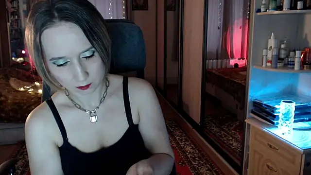 Snapshot of ClassyInna chatting on November 18, 2025, 8:19 am ClassyInna online show from November 18, 2025, 8:19 am