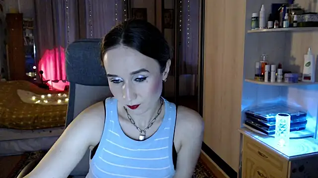 Snapshot of ClassyInna chatting on November 26, 2025, 5:41 am ClassyInna online show from November 26, 2025, 5:41 am