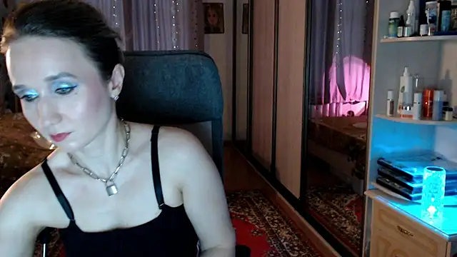 Snapshot of ClassyInna chatting on December 3, 2025, 9:07 am ClassyInna online show from December 3, 2025, 9:07 am