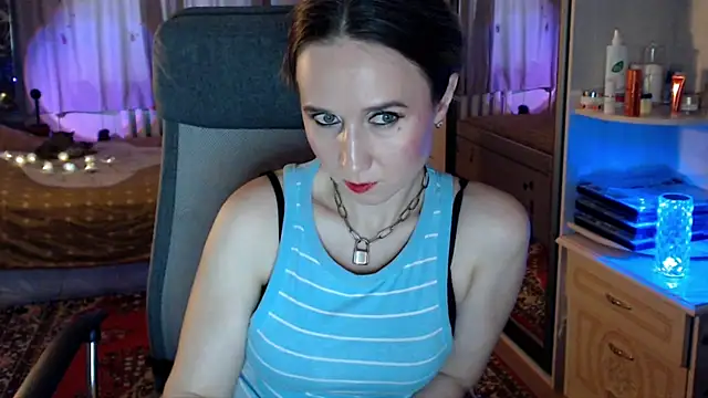 Snapshot of ClassyInna chatting on December 17, 2025, 9:04 am ClassyInna online show from December 17, 2025, 9:04 am