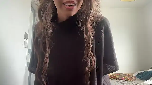 Daphnebby online show from October 3, 2025, 9:17 am