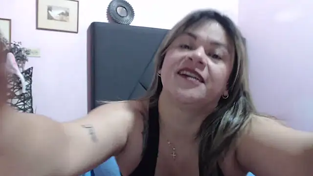 pamela echeverria online show from September 22, 2025, 10:17 am