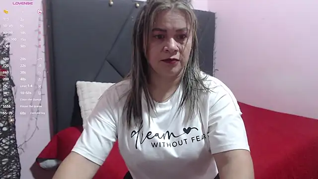 pamela echeverria online show from November 29, 2025, 11:24 am