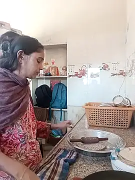 poojarani334 online show from December 19, 2025, 2:51 am