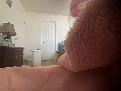 Snapshot of Prettyvsmonster chatting on February 1, 2026, 7:56 pm Prettyvsmonster online show from February 1, 2026, 7:56 pm