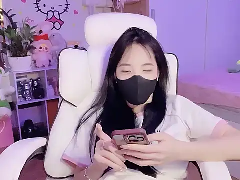 keelinnn19 online show from October 30, 2025, 11:05 pm