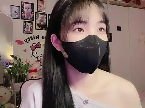 keelinnn19 online show from November 7, 2025, 7:36 pm