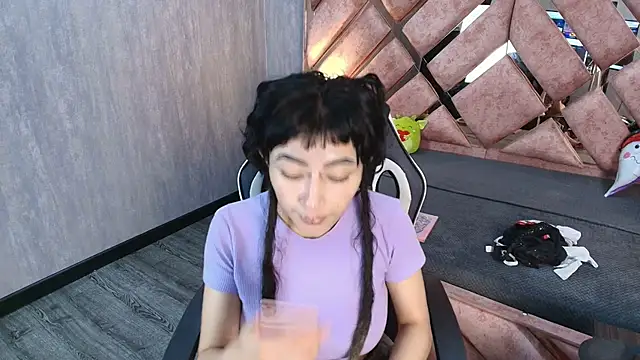 Babyyrasta666 online show from October 17, 2025, 4:26 am