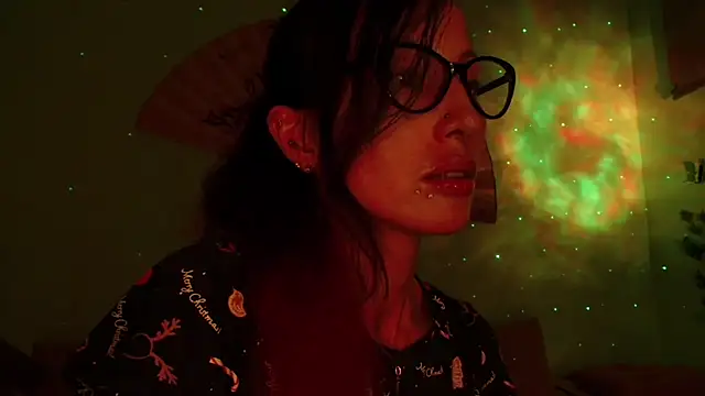 Snapshot of KiotoShine chatting on January 6, 2026, 10:12 pm KiotoShine online show from January 6, 2026, 10:12 pm