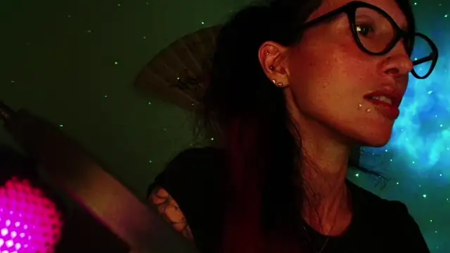 Snapshot of KiotoShine chatting on February 15, 2026, 6:59 pm KiotoShine online show from February 15, 2026, 6:59 pm