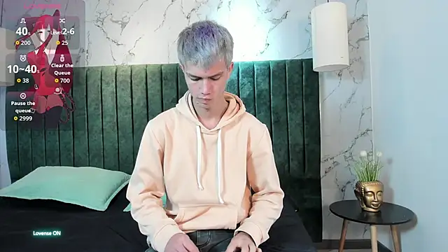 nicktorn online show from October 15, 2025, 1:11 pm