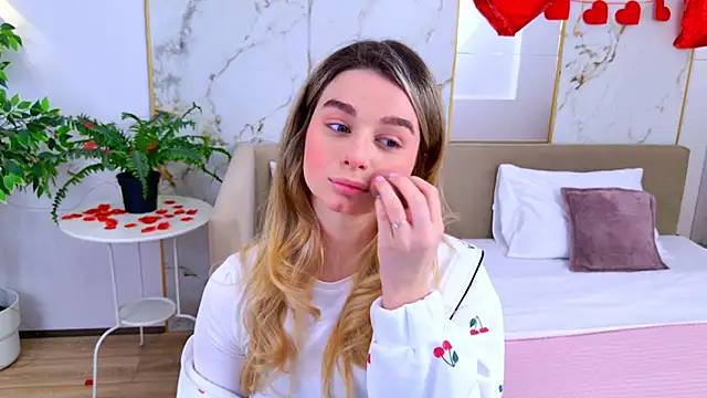 SweetyLicky online show from February 11, 2026, 4:12 pm