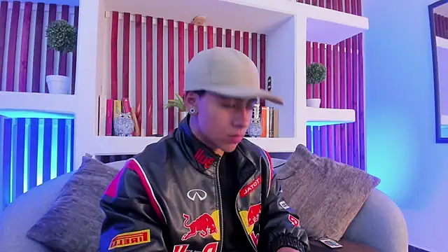 Snapshot of Troy_dalton chatting on September 22, 2025, 8:33 pm Troy dalton online show from September 22, 2025, 8:33 pm