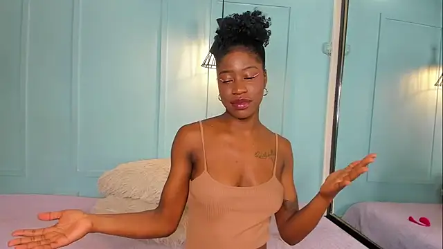 MichellePose online show from November 13, 2025, 12:37 pm