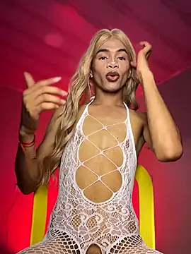 Katy bratz  online show from March 3, 2026, 9:10 pm