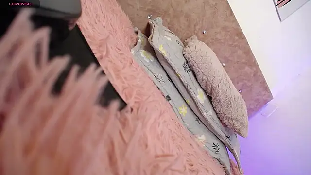 Snapshot of solpeich chatting on October 25, 2025, 4:57 pm solpeich online show from October 25, 2025, 4:57 pm