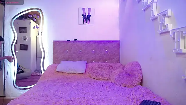 Snapshot of solpeich chatting on December 2, 2025, 4:24 pm solpeich online show from December 2, 2025, 4:24 pm