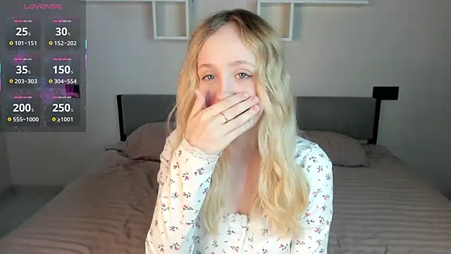 Julliakoill online show from October 27, 2025, 6:50 am