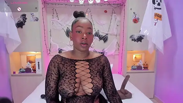 CassiieLondon online show from October 23, 2025, 4:12 am