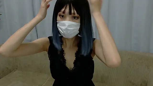 Snapshot of sarina_at chatting on October 28, 2025, 9:24 am sarina at online show from October 28, 2025, 9:24 am