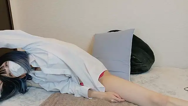 Snapshot of sarina_at chatting on November 22, 2025, 7:29 am sarina at online show from November 22, 2025, 7:29 am