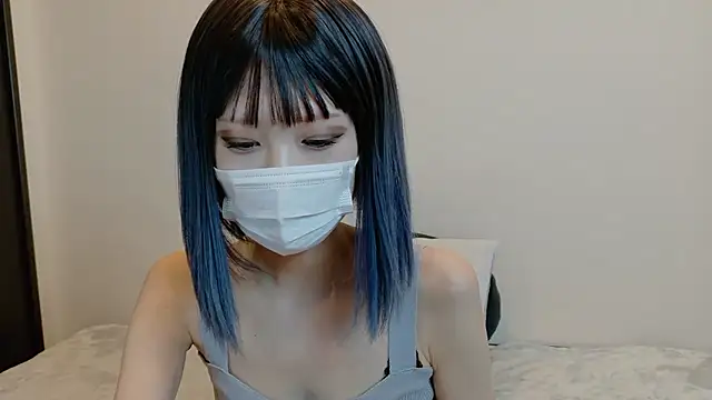 sarina at online show from April 7, 2026, 4:35 am