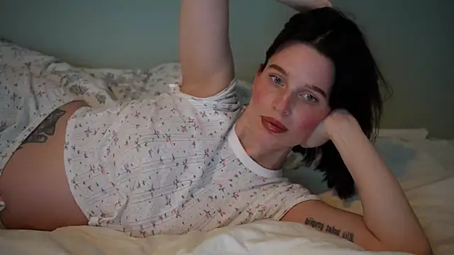 Snapshot of ellaa91 chatting on April 3, 2026, 4:49 pm ellaa91 online show from April 3, 2026, 4:49 pm