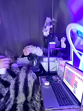 iamlalamilano online show from February 18, 2026, 1:18 pm