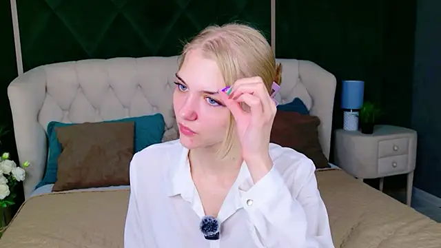4example Chloe online show from June 26, 2026, 5:34 am