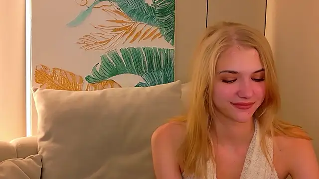 4example Chloe online show from July 7, 2026, 6:47 am