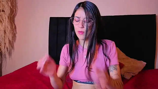 Snapshot of DanielaMonroe chatting on November 12, 2025, 9:47 pm DanielaMonroe online show from November 12, 2025, 9:47 pm