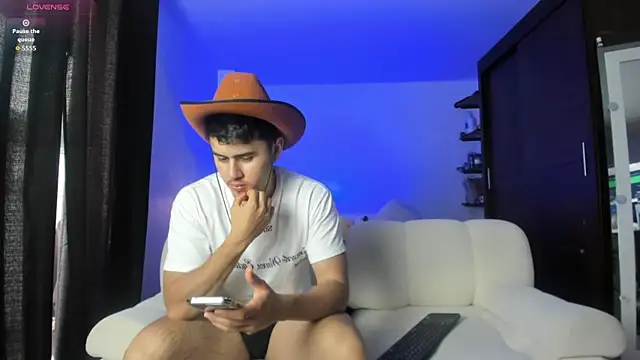 Snapshot of twinguys chatting on October 17, 2025, 3:25 pm twinguys online show from October 17, 2025, 3:25 pm