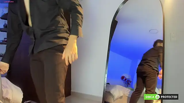 Snapshot of twinguys chatting on December 17, 2025, 2:01 pm twinguys online show from December 17, 2025, 2:01 pm