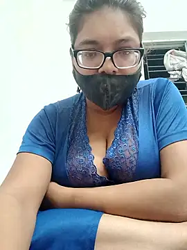 Elie couple143 online show from October 5, 2025, 5:55 pm