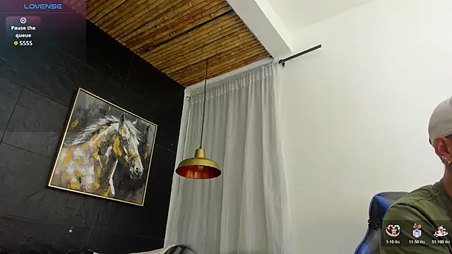 Maximo Wolff online show from October 24, 2025, 8:27 pm