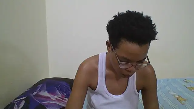 Miss-Hennessy online show from December 15, 2025, 8:02 pm