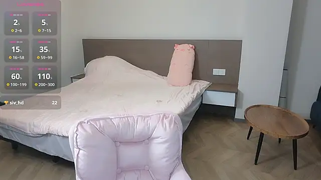 nini a online show from November 4, 2025, 8:57 am