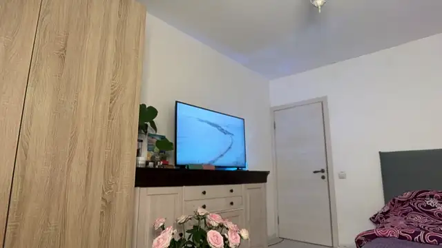 Miaswetty online show from October 14, 2025, 9:43 am