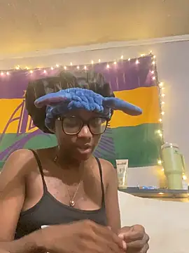 HennessyBaby21 online show from May 30, 2026, 7:27 am