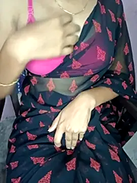 Snapshot of Nidhi_lovely chatting on April 4, 2026, 2:21 am Nidhi lovely online show from April 4, 2026, 2:21 am