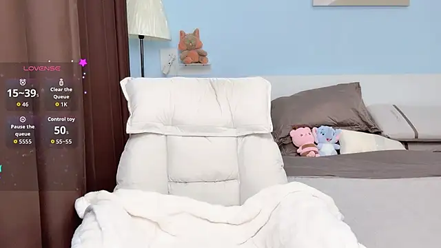 ViViennepp online show from October 19, 2025, 6:30 pm