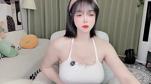 Snapshot of uikyy1 chatting on February 2, 2026, 8:13 am uikyy1 online show from February 2, 2026, 8:13 am