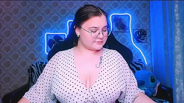 InLoveWithLife26 online show from October 22, 2025, 7:13 pm