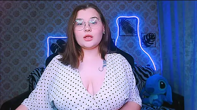 InLoveWithLife26 online show from November 11, 2025, 8:09 pm