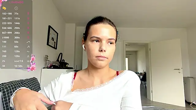 Snapshot of MaydaCornwall chatting on February 13, 2026, 2:02 pm MaydaCornwall online show from February 13, 2026, 2:02 pm