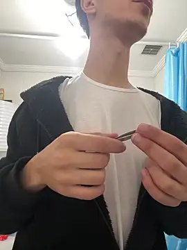 Snapshot of HitShelf chatting on February 1, 2026, 4:49 pm HitShelf online show from February 1, 2026, 4:49 pm