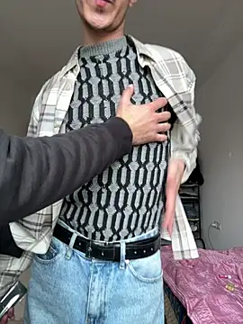 Snapshot of HitShelf chatting on February 9, 2026, 1:48 pm HitShelf online show from February 9, 2026, 1:48 pm