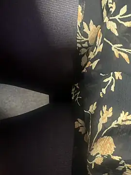 HiddenHoneyLDN online show from November 3, 2025, 11:00 am