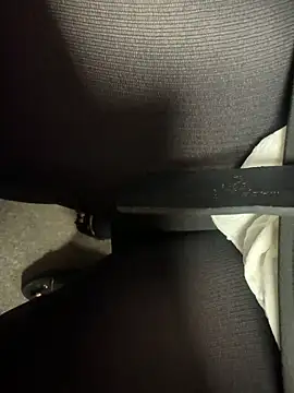 HiddenHoneyLDN online show from November 27, 2025, 10:17 am