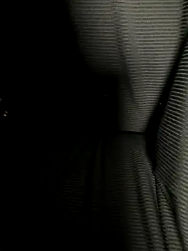 Snapshot of HiddenHoneyLDN chatting on December 22, 2025, 10:56 am HiddenHoneyLDN online show from December 22, 2025, 10:56 am